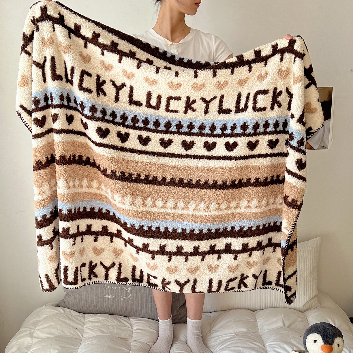 91家纺网 家纺一手货源 找家纺 舒隅家纺 A类高级感半边绒三角针毛毯毯子 费尔岛-咖