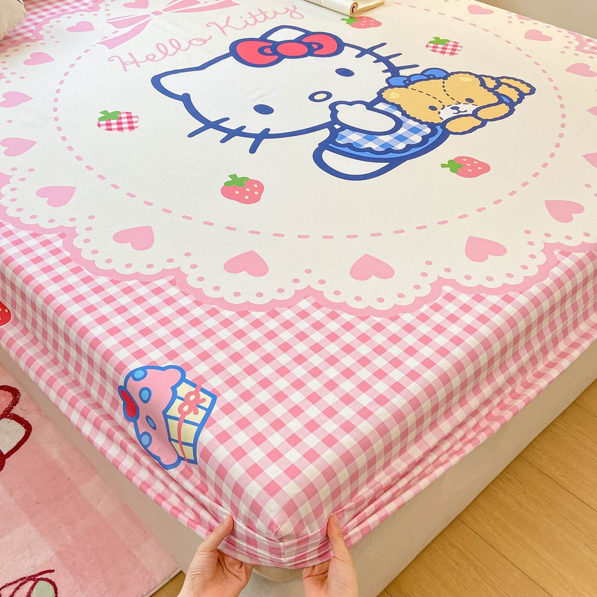 91家纺网 家纺一手货源 找家纺 博雅 2025春夏新款三丽欧大版全棉纯棉单品床笠床笠单件单床笠 全棉大版-小熊饼干KT