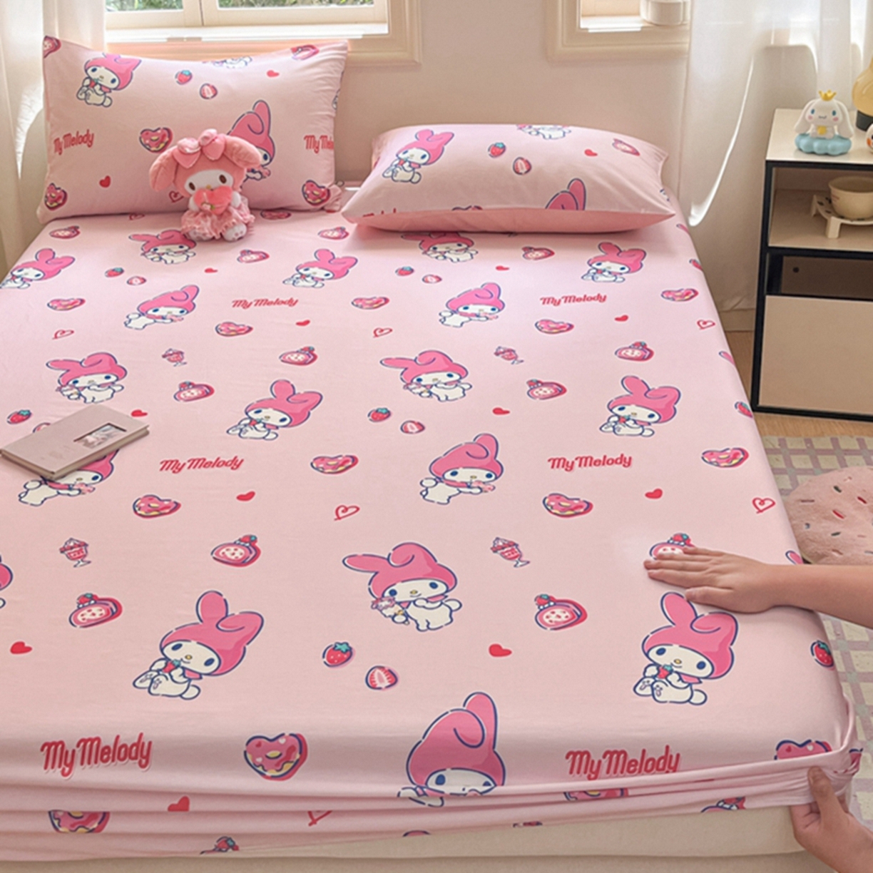 91家纺网 家纺一手货源 找家纺 博雅 2025春夏新款三丽欧小版全棉纯棉单品床笠床笠单件单床笠 爱心草莓美乐蒂