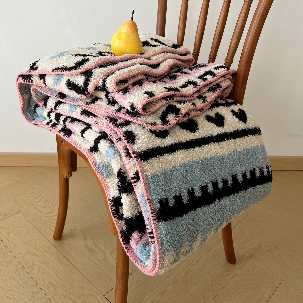 91家纺网 家纺一手货源 找家纺 舒隅家纺 A类高级感半边绒三角针毛毯毯子 费尔岛-粉