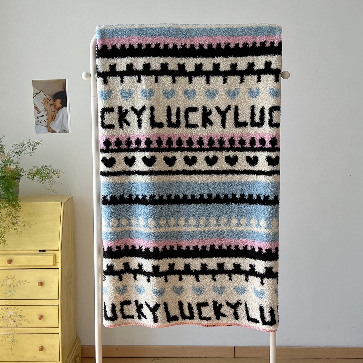 91家纺网 家纺一手货源 找家纺 舒隅家纺 A类高级感半边绒三角针毛毯毯子 费尔岛-粉