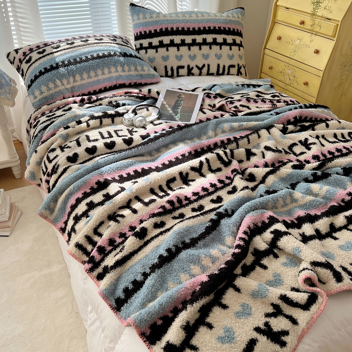 91家纺网 家纺一手货源 找家纺 舒隅家纺 A类高级感半边绒三角针毛毯毯子 费尔岛-粉