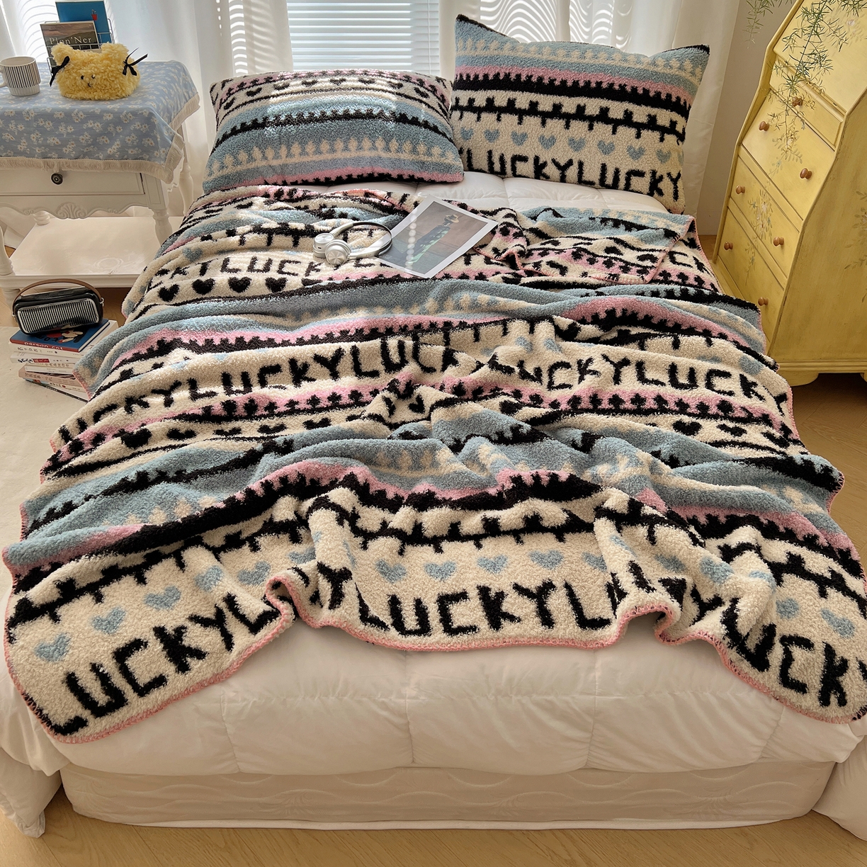 91家纺网 家纺一手货源 找家纺 舒隅家纺 A类高级感半边绒三角针毛毯毯子 费尔岛-粉