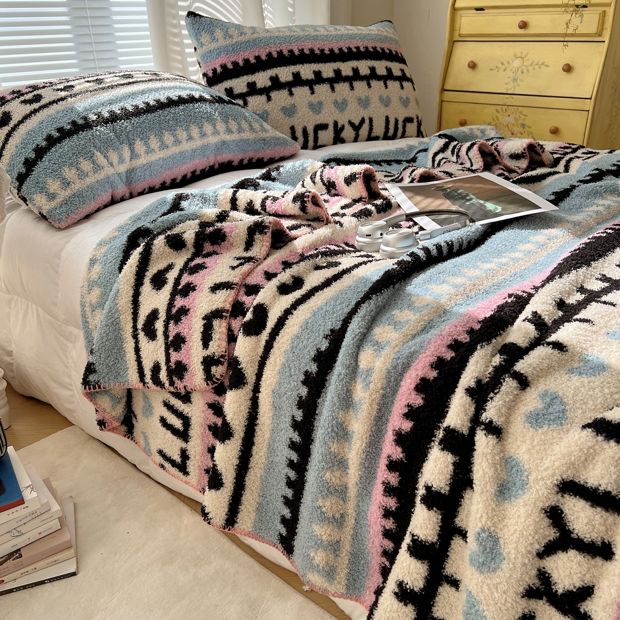 91家纺网 家纺一手货源 找家纺 舒隅家纺 A类高级感半边绒三角针毛毯毯子 费尔岛-粉