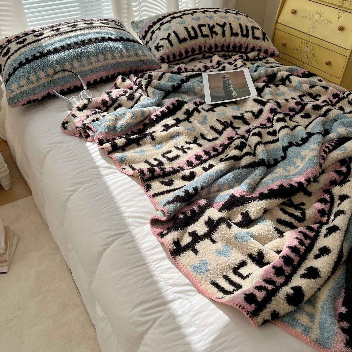 91家纺网 家纺一手货源 找家纺 舒隅家纺 A类高级感半边绒三角针毛毯毯子 费尔岛-粉