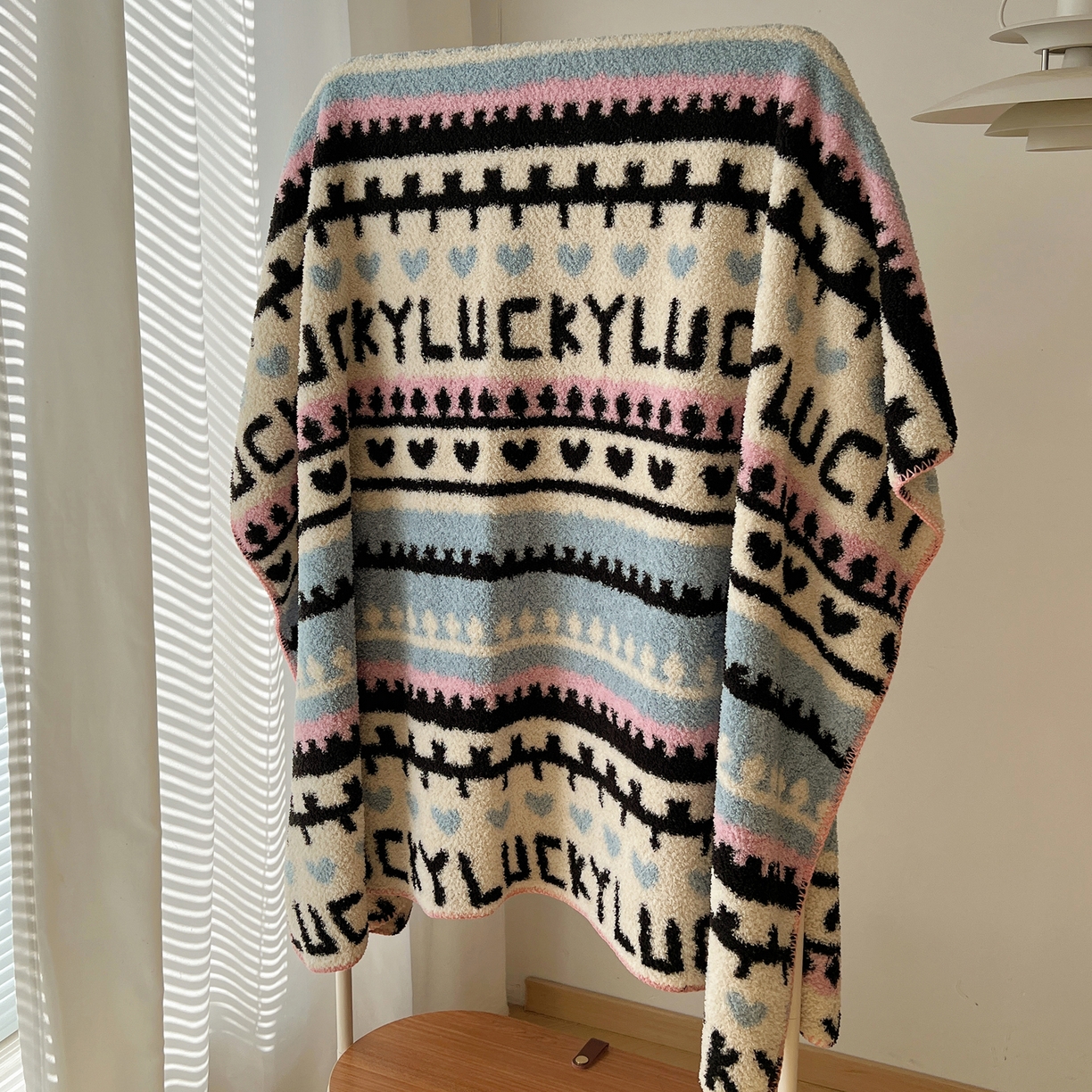 91家纺网 家纺一手货源 找家纺 舒隅家纺 A类高级感半边绒三角针毛毯毯子 费尔岛-粉