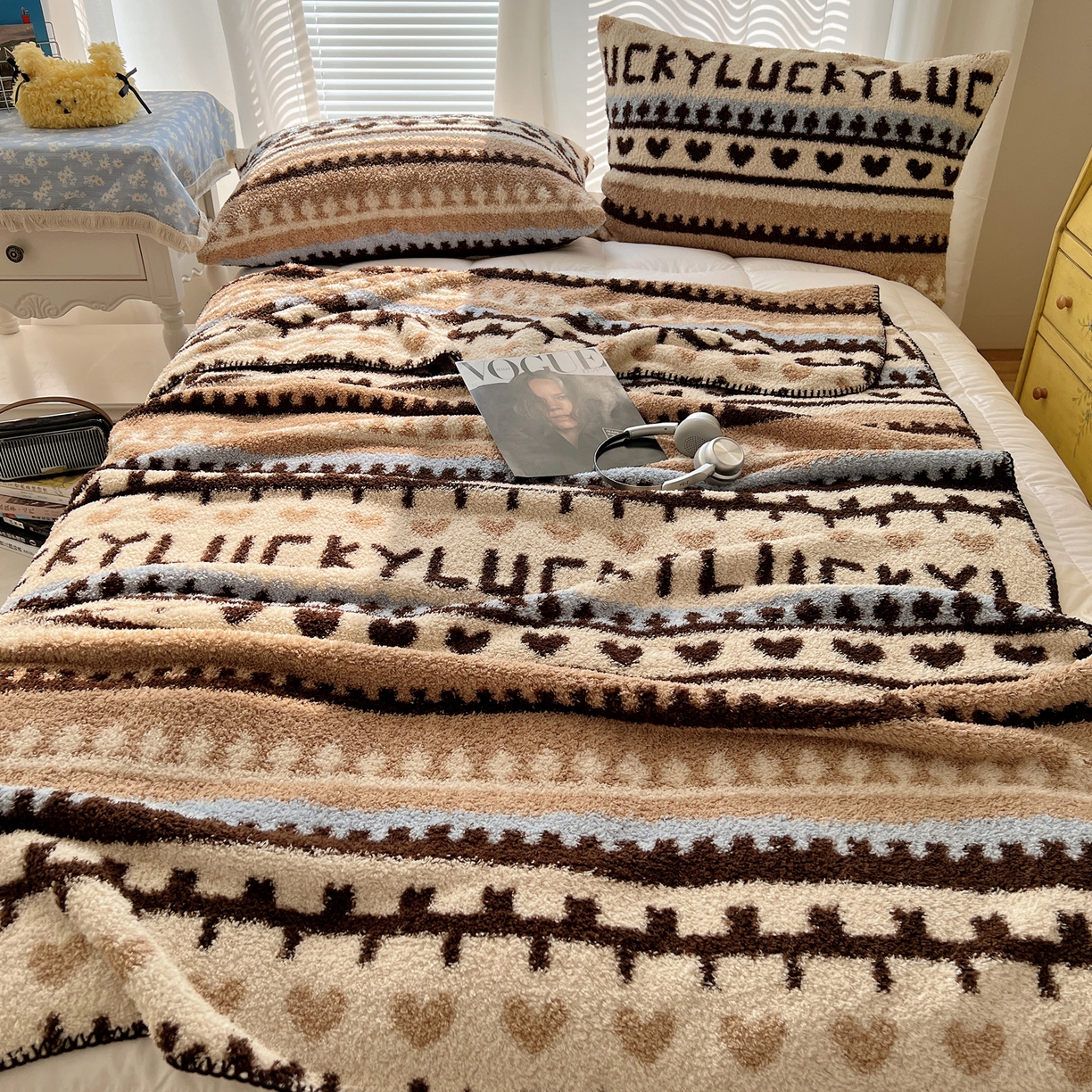 91家纺网 家纺一手货源 找家纺 舒隅家纺 A类高级感半边绒三角针毛毯毯子 费尔岛-咖