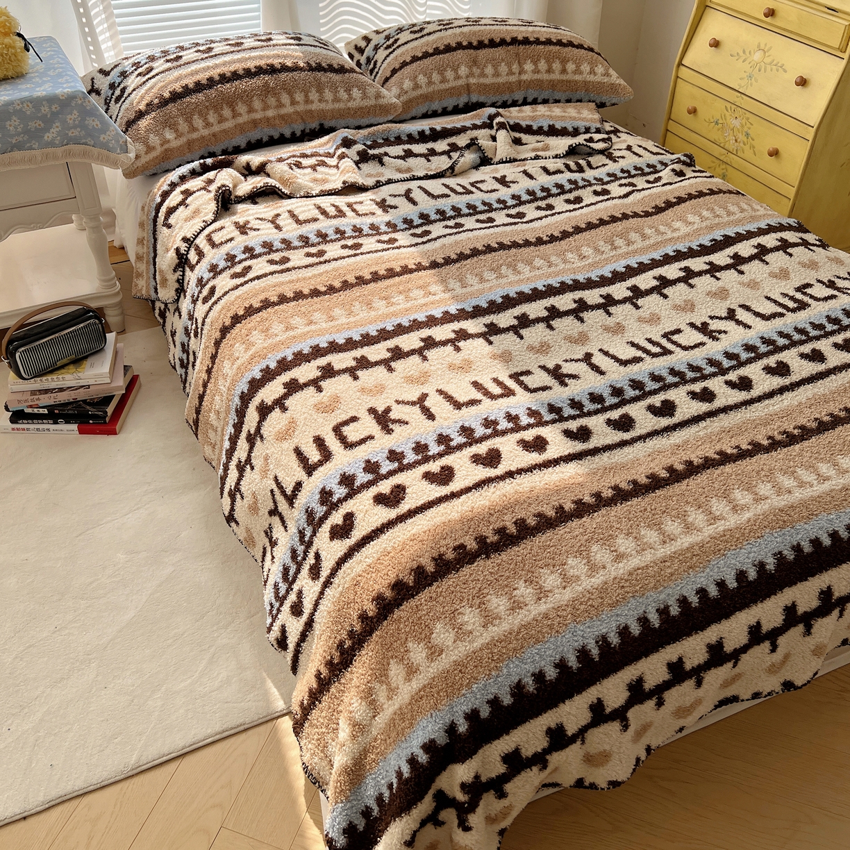 91家纺网 家纺一手货源 找家纺 舒隅家纺 A类高级感半边绒三角针毛毯毯子 费尔岛-咖