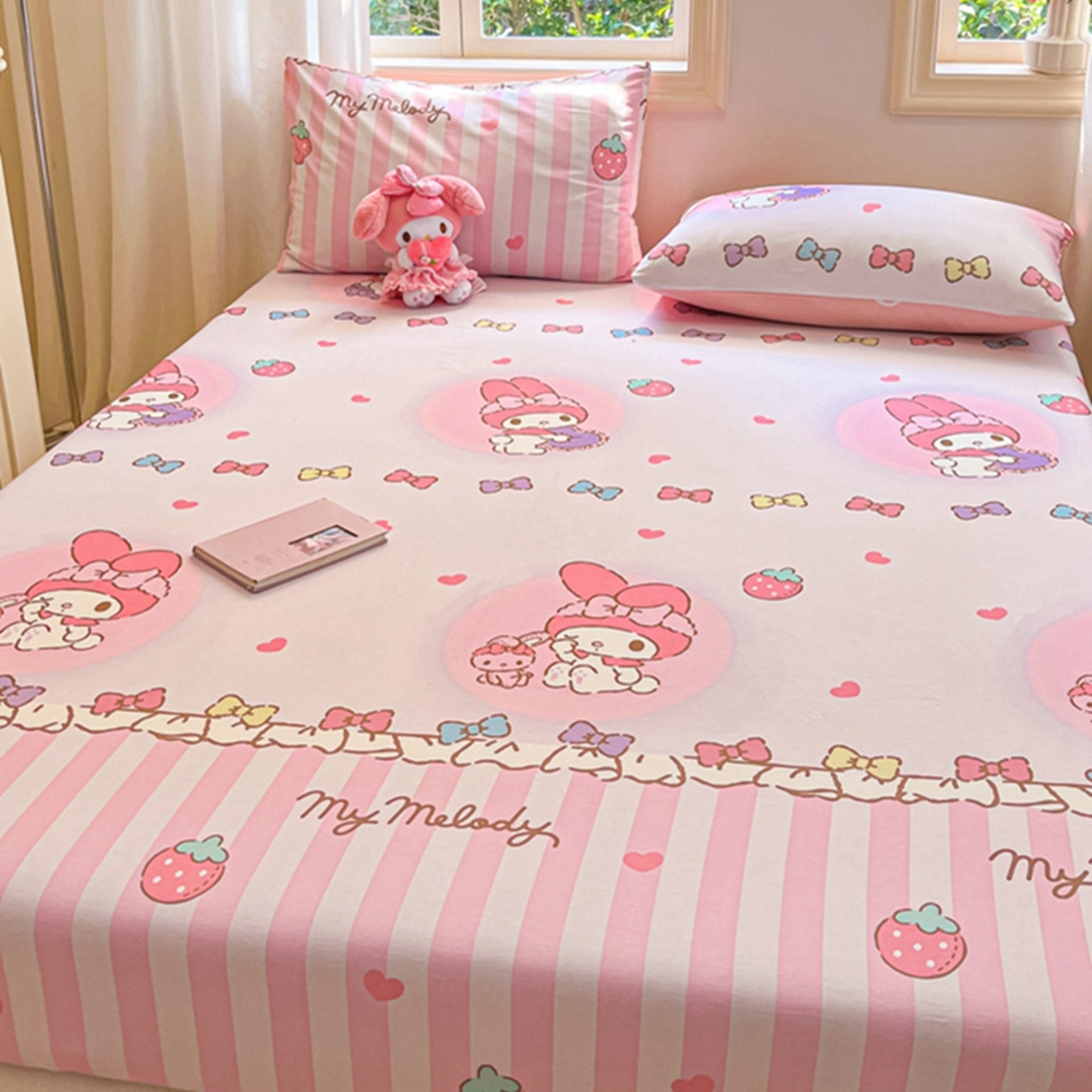 91家纺网 家纺一手货源 找家纺 博雅 2025春夏新款三丽欧小版全棉纯棉单品床笠床笠单件单床笠 草莓条纹美乐蒂