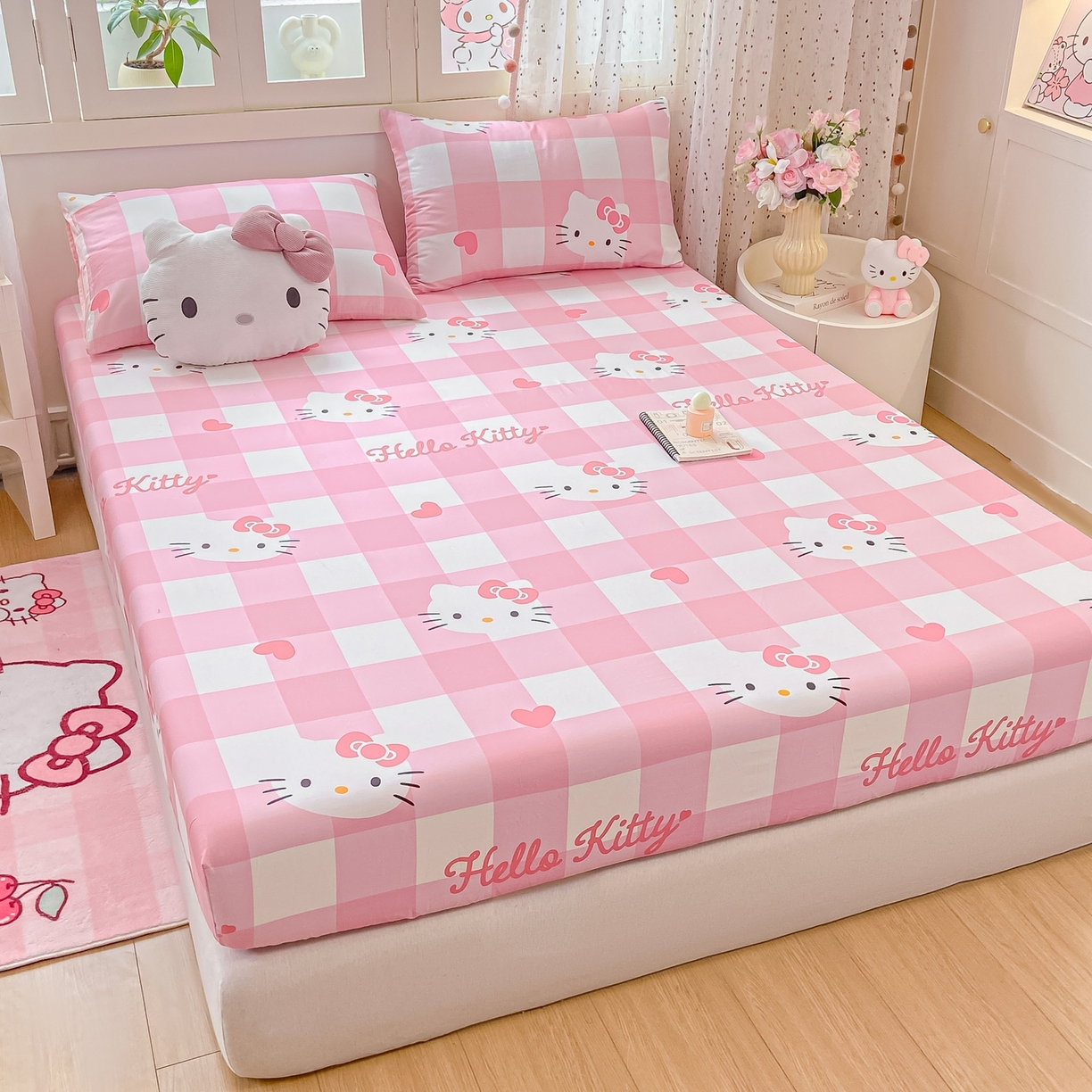 91家纺网 家纺一手货源 找家纺 博雅 2025春夏新款三丽欧小版全棉纯棉单品床笠床笠单件单床笠 大粉格KT猫