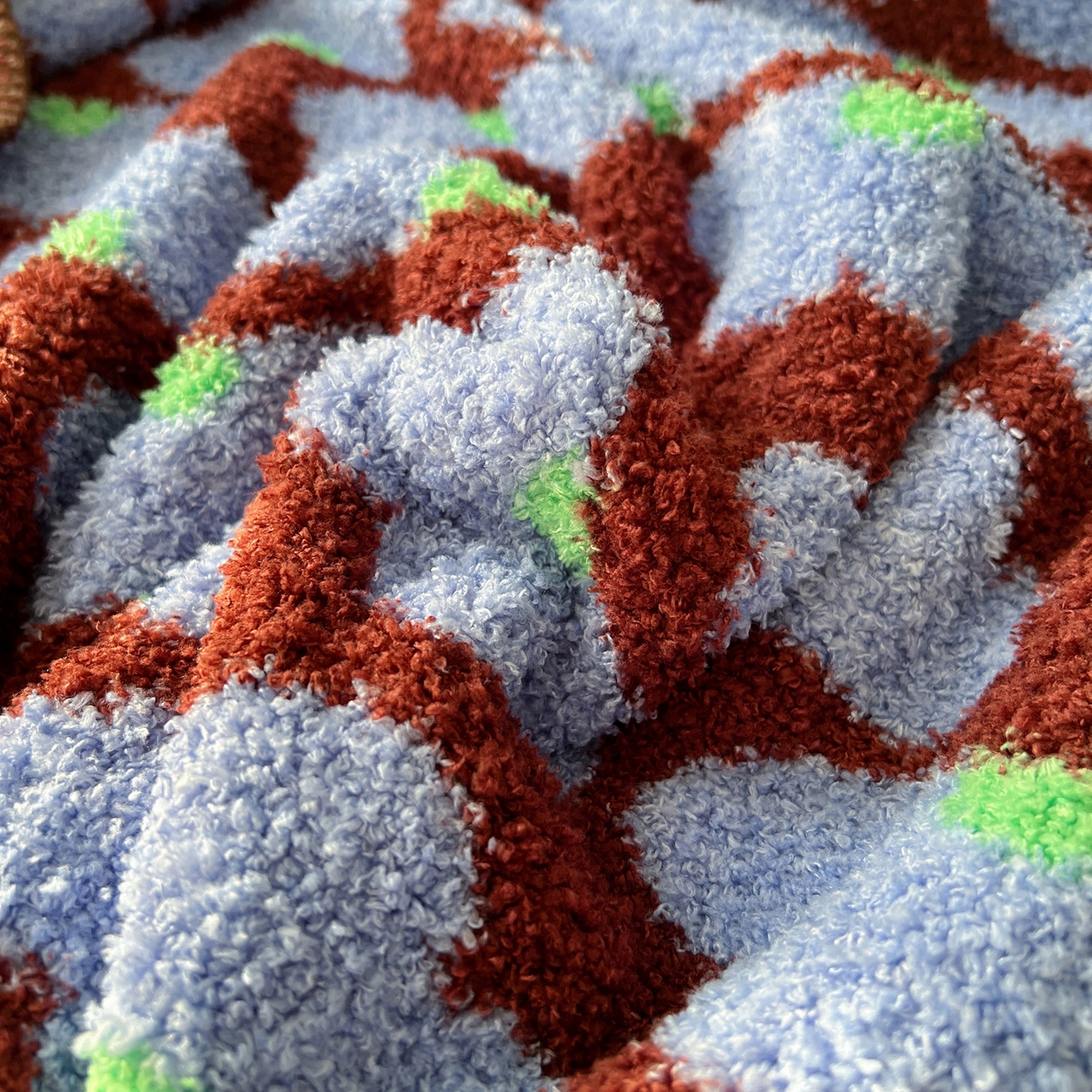 91家纺网 家纺一手货源 找家纺 舒隅家纺 A类高级感半边绒三角针毛毯毯子 芙纹-蓝