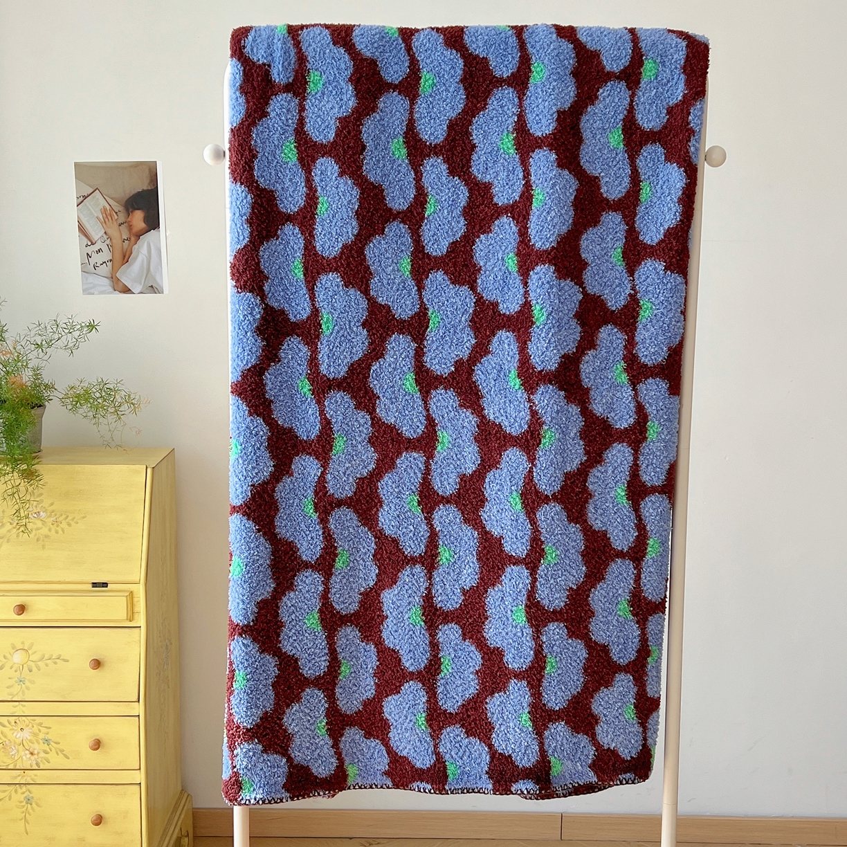 91家纺网 家纺一手货源 找家纺 舒隅家纺 A类高级感半边绒三角针毛毯毯子 芙纹-蓝