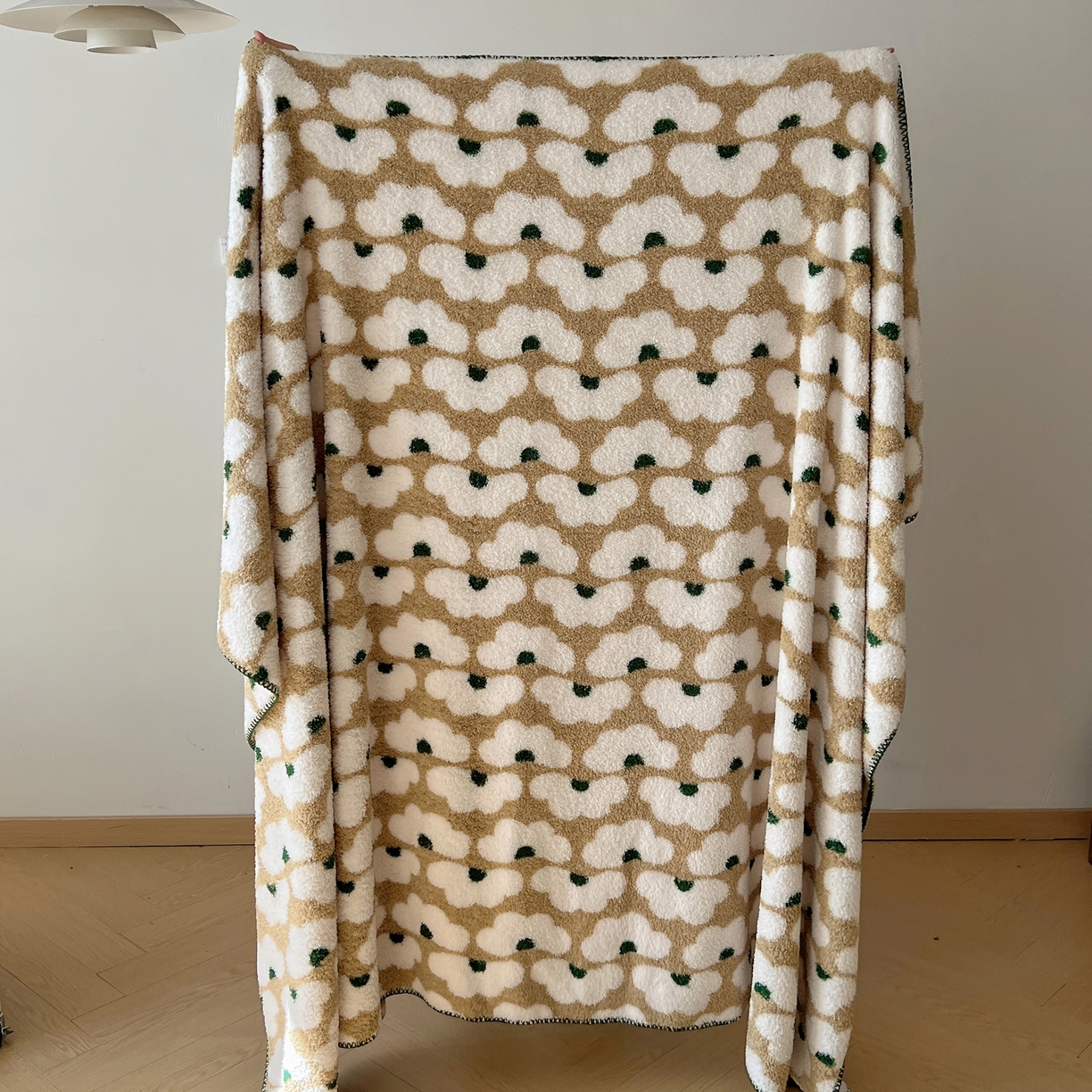 91家纺网 家纺一手货源 找家纺 舒隅家纺 A类高级感半边绒三角针毛毯毯子 芙纹-米