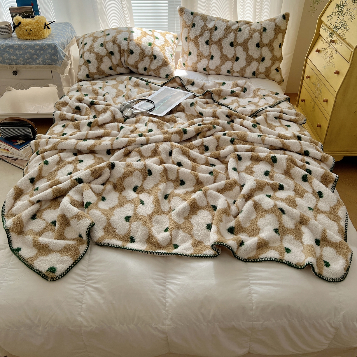 91家纺网 家纺一手货源 找家纺 舒隅家纺 A类高级感半边绒三角针毛毯毯子 芙纹-米