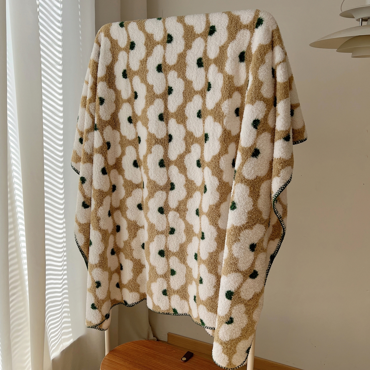 91家纺网 家纺一手货源 找家纺 舒隅家纺 A类高级感半边绒三角针毛毯毯子 芙纹-米