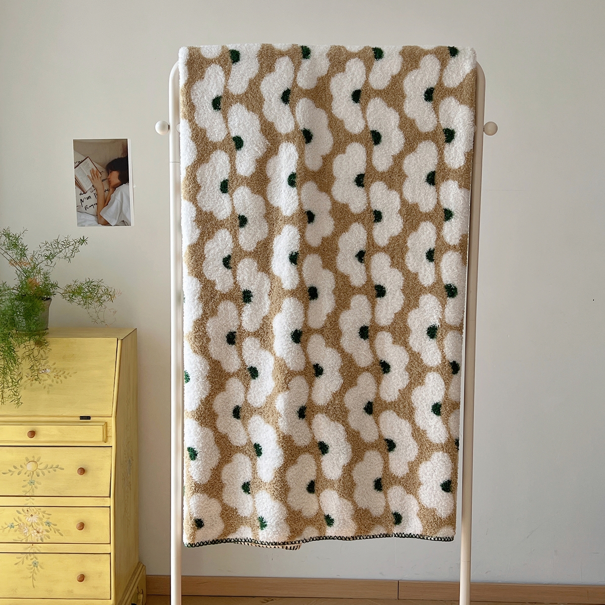 91家纺网 家纺一手货源 找家纺 舒隅家纺 A类高级感半边绒三角针毛毯毯子 芙纹-米