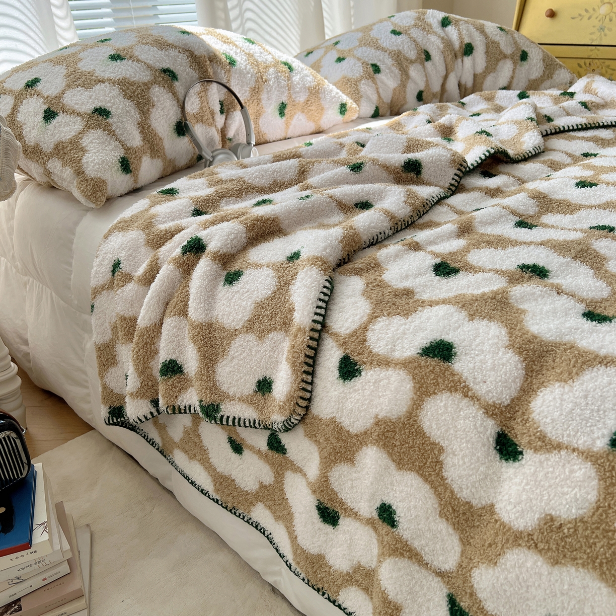 91家纺网 家纺一手货源 找家纺 舒隅家纺 A类高级感半边绒三角针毛毯毯子 芙纹-米