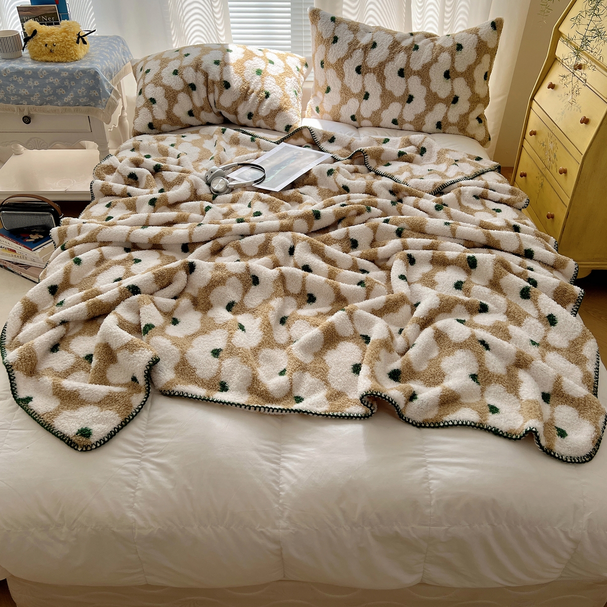 91家纺网 家纺一手货源 找家纺 舒隅家纺 A类高级感半边绒三角针毛毯毯子 芙纹-米