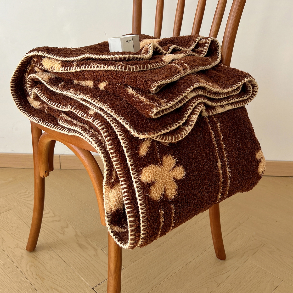 91家纺网 家纺一手货源 找家纺 舒隅家纺 A类高级感半边绒三角针毛毯毯子 花间小路