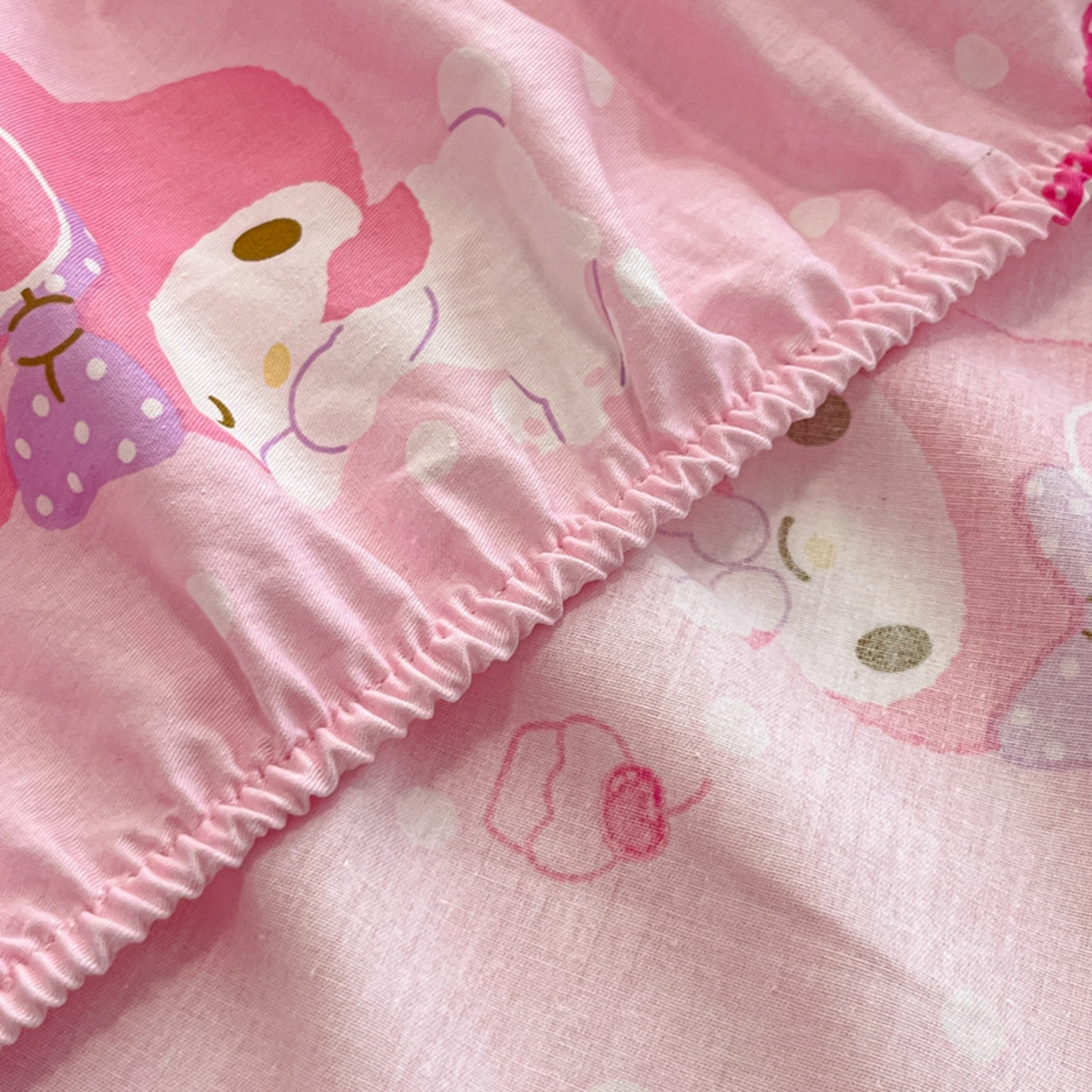 91家纺网 家纺一手货源 找家纺 博雅 2025春夏新款三丽欧小版全棉纯棉单品床笠床笠单件单床笠 粉色爱心美乐蒂