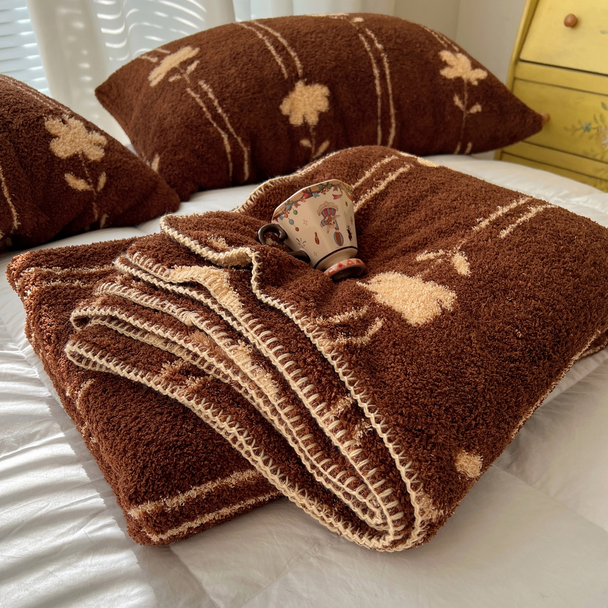 91家纺网 家纺一手货源 找家纺 舒隅家纺 A类高级感半边绒三角针毛毯毯子 花间小路