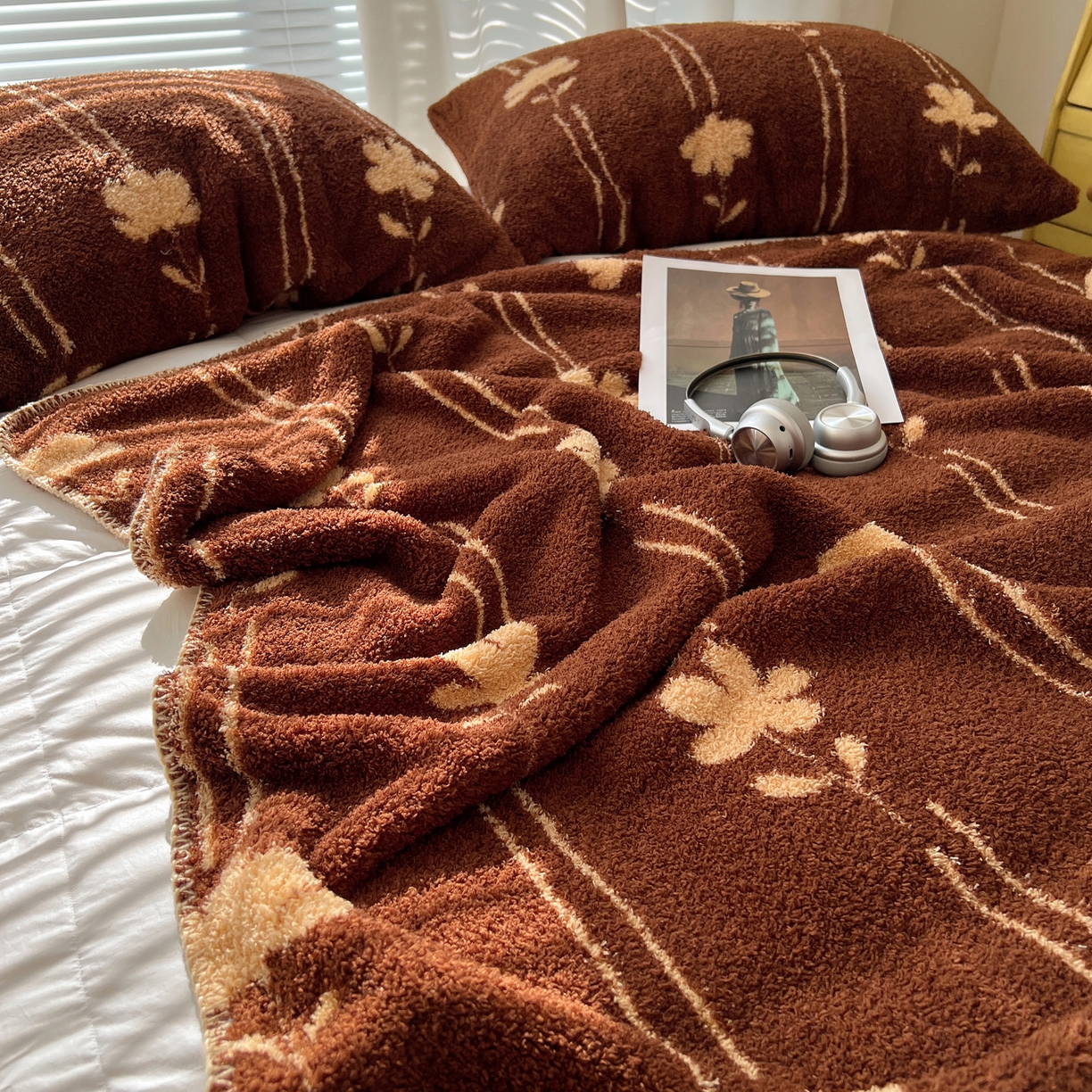 91家纺网 家纺一手货源 找家纺 舒隅家纺 A类高级感半边绒三角针毛毯毯子 花间小路