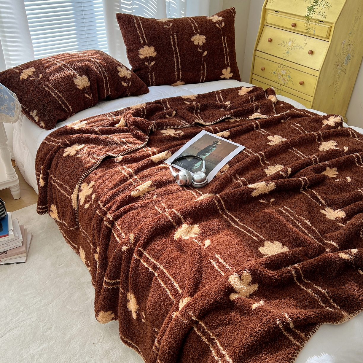 91家纺网 家纺一手货源 找家纺 舒隅家纺 A类高级感半边绒三角针毛毯毯子 花间小路