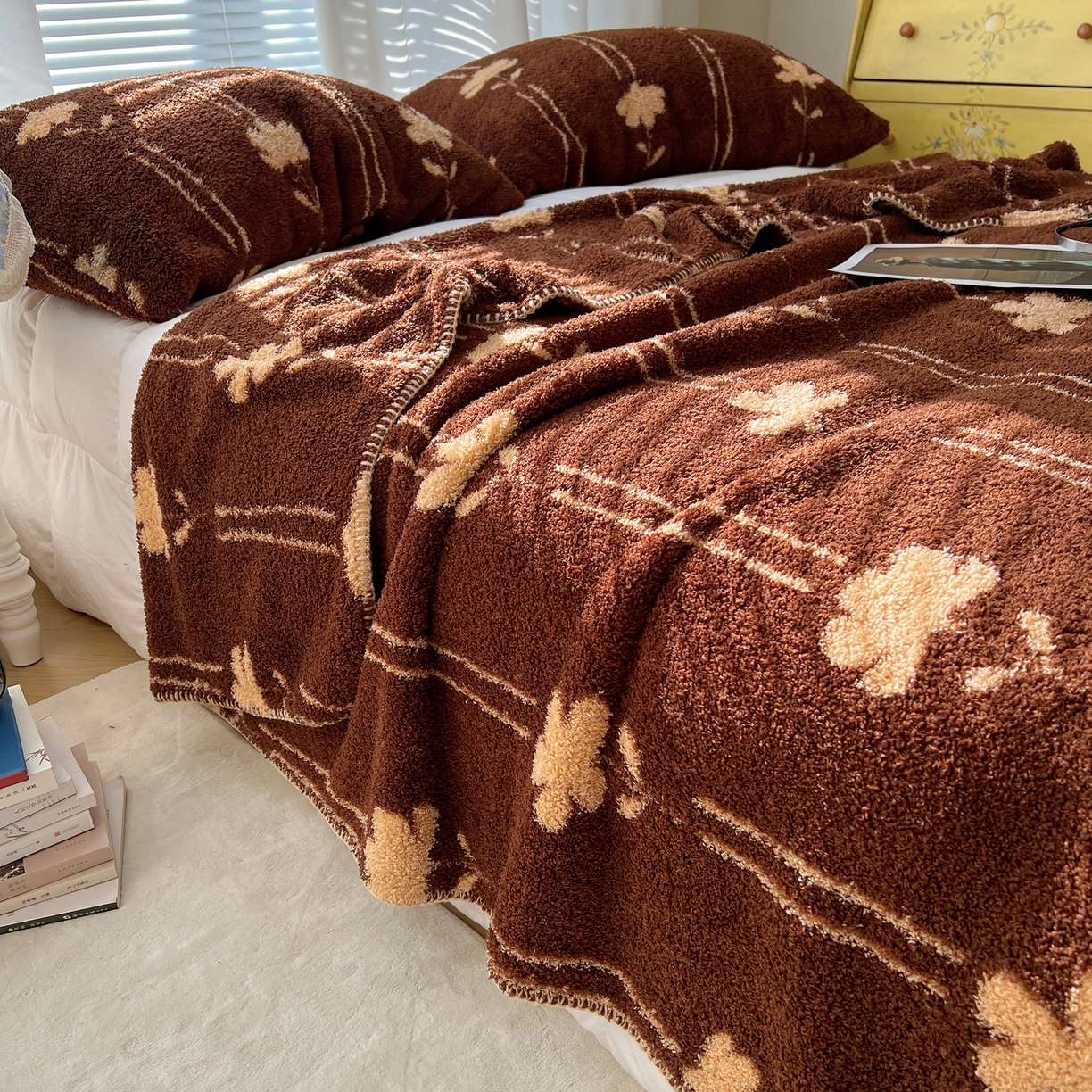 91家纺网 家纺一手货源 找家纺 舒隅家纺 A类高级感半边绒三角针毛毯毯子 花间小路