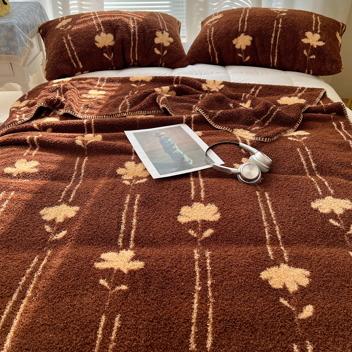 91家纺网 家纺一手货源 找家纺 舒隅家纺 A类高级感半边绒三角针毛毯毯子 花间小路