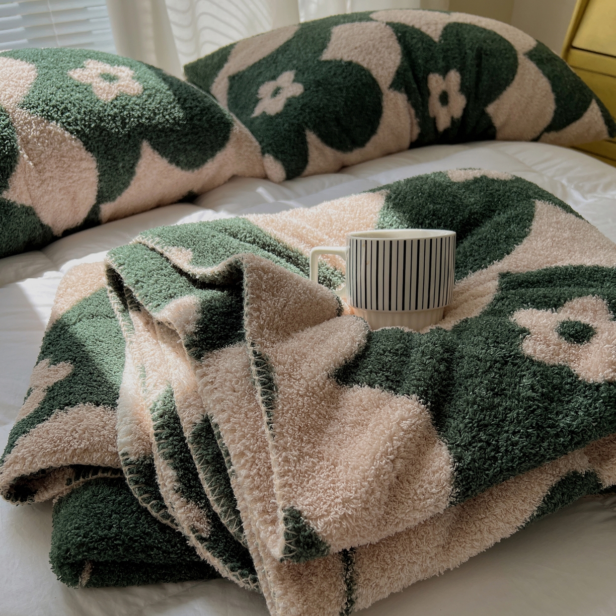 91家纺网 家纺一手货源 找家纺 舒隅家纺 A类高级感半边绒三角针毛毯毯子 花墙