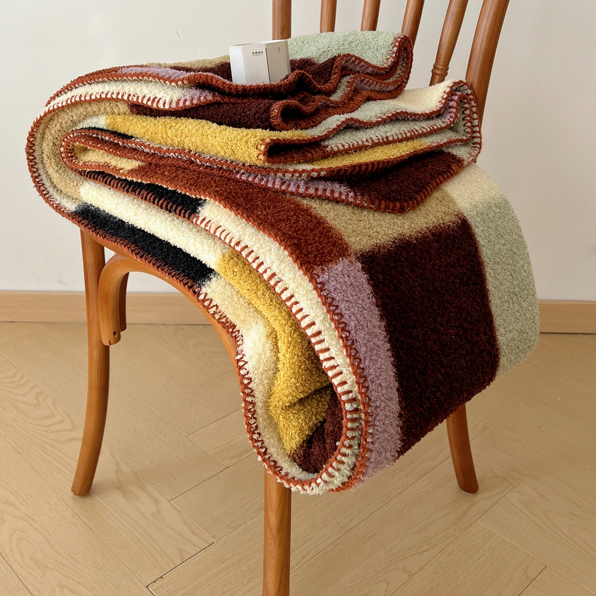 91家纺网 家纺一手货源 找家纺 舒隅家纺 A类高级感半边绒三角针毛毯毯子 棋盘格-粉