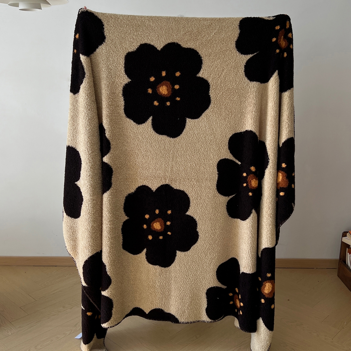 91家纺网 家纺一手货源 找家纺 舒隅家纺 A类高级感半边绒三角针毛毯毯子 太阳花