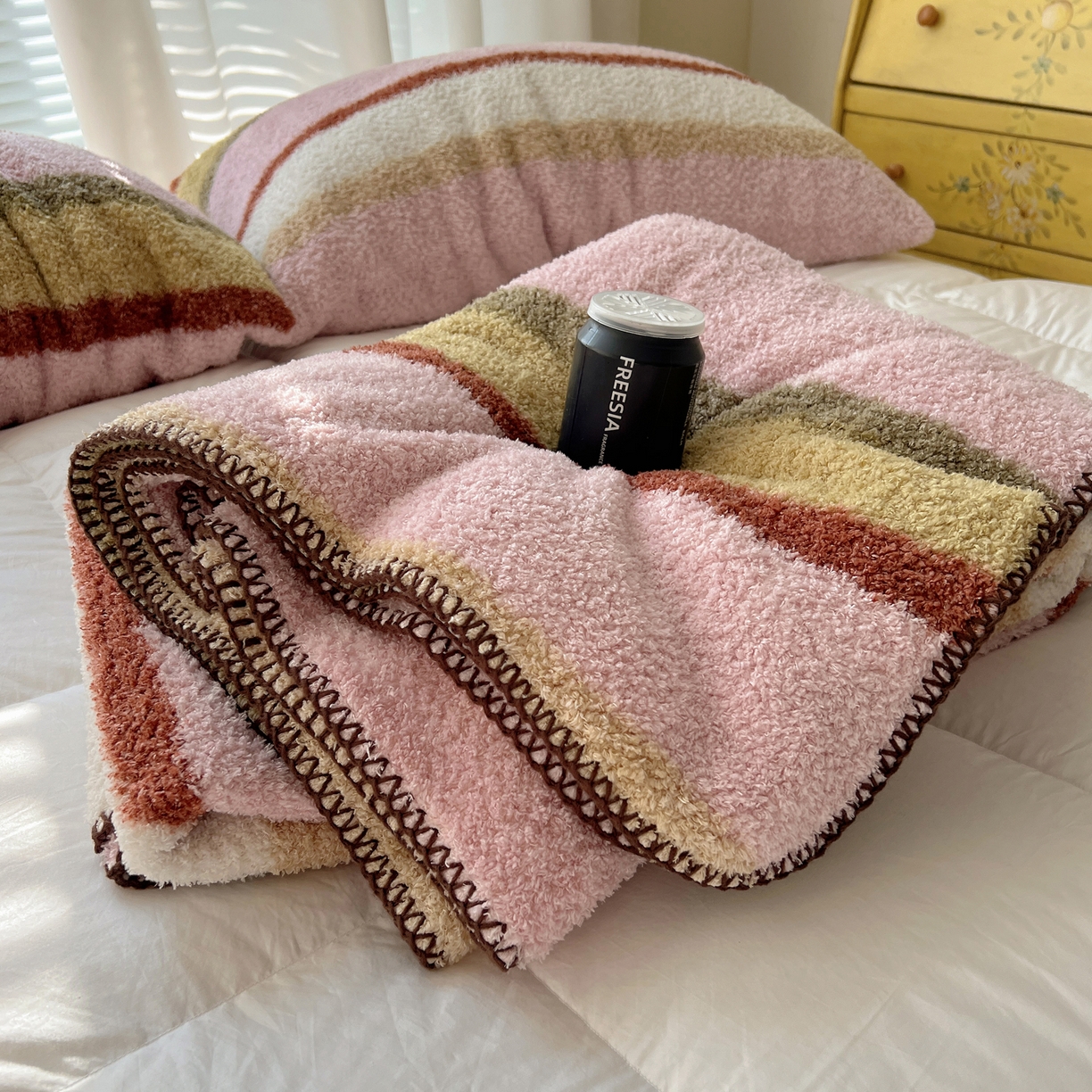 91家纺网 家纺一手货源 找家纺 舒隅家纺 A类高级感半边绒三角针毛毯毯子 霞影