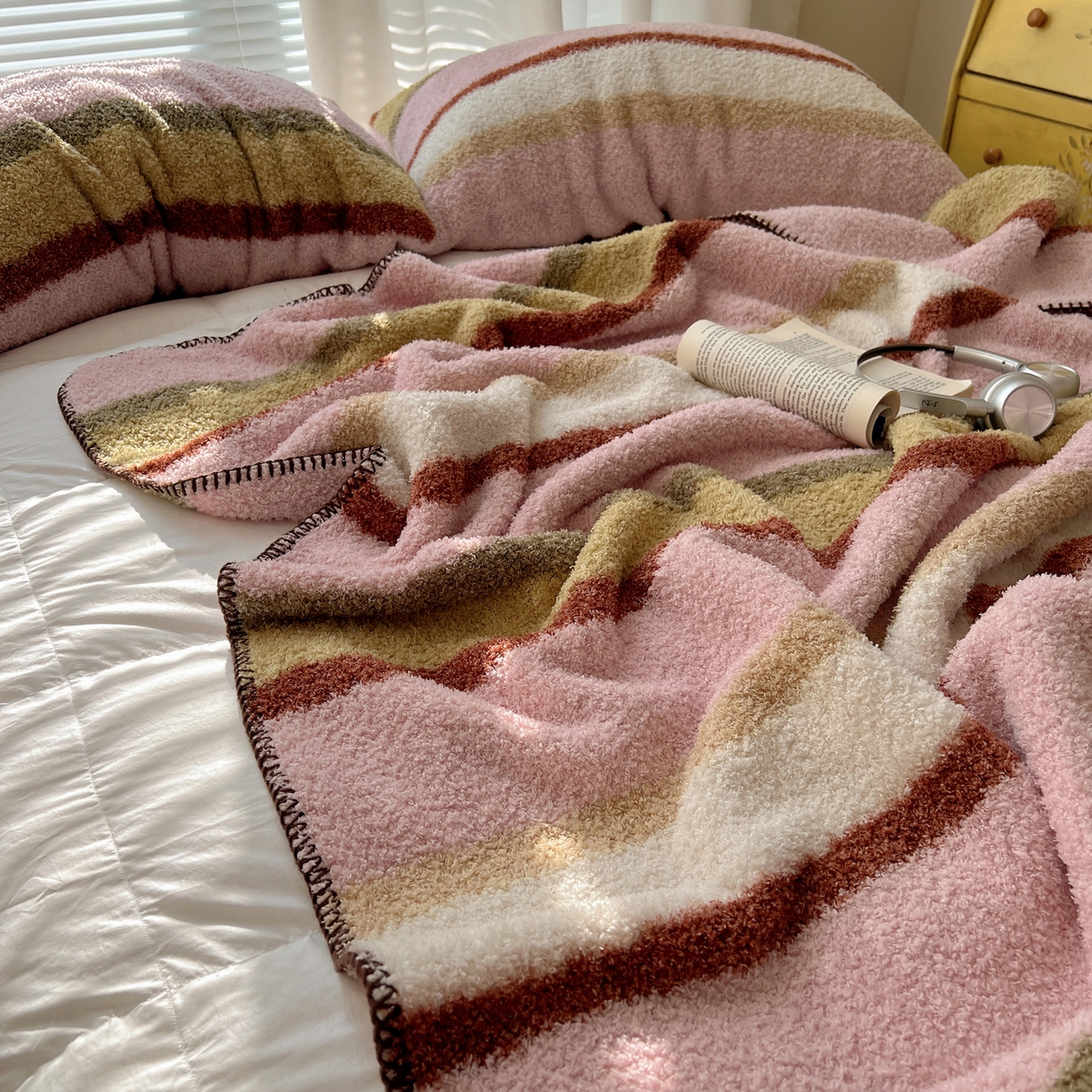 91家纺网 家纺一手货源 找家纺 舒隅家纺 A类高级感半边绒三角针毛毯毯子 霞影