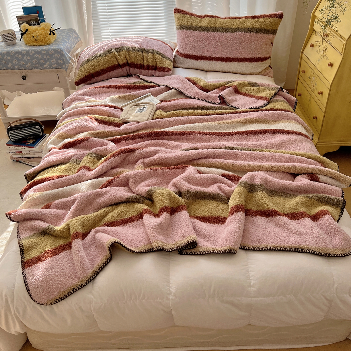 91家纺网 家纺一手货源 找家纺 舒隅家纺 A类高级感半边绒三角针毛毯毯子 霞影