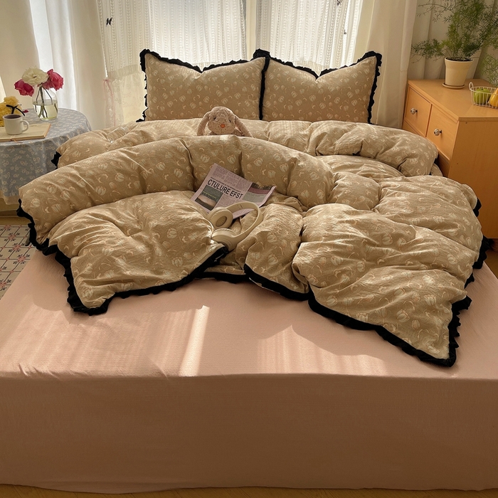 91家纺网 家纺一手货源 找家纺 （总）繁花家居 2025新款学生季韩式云感针织棉大花边木耳边四件套