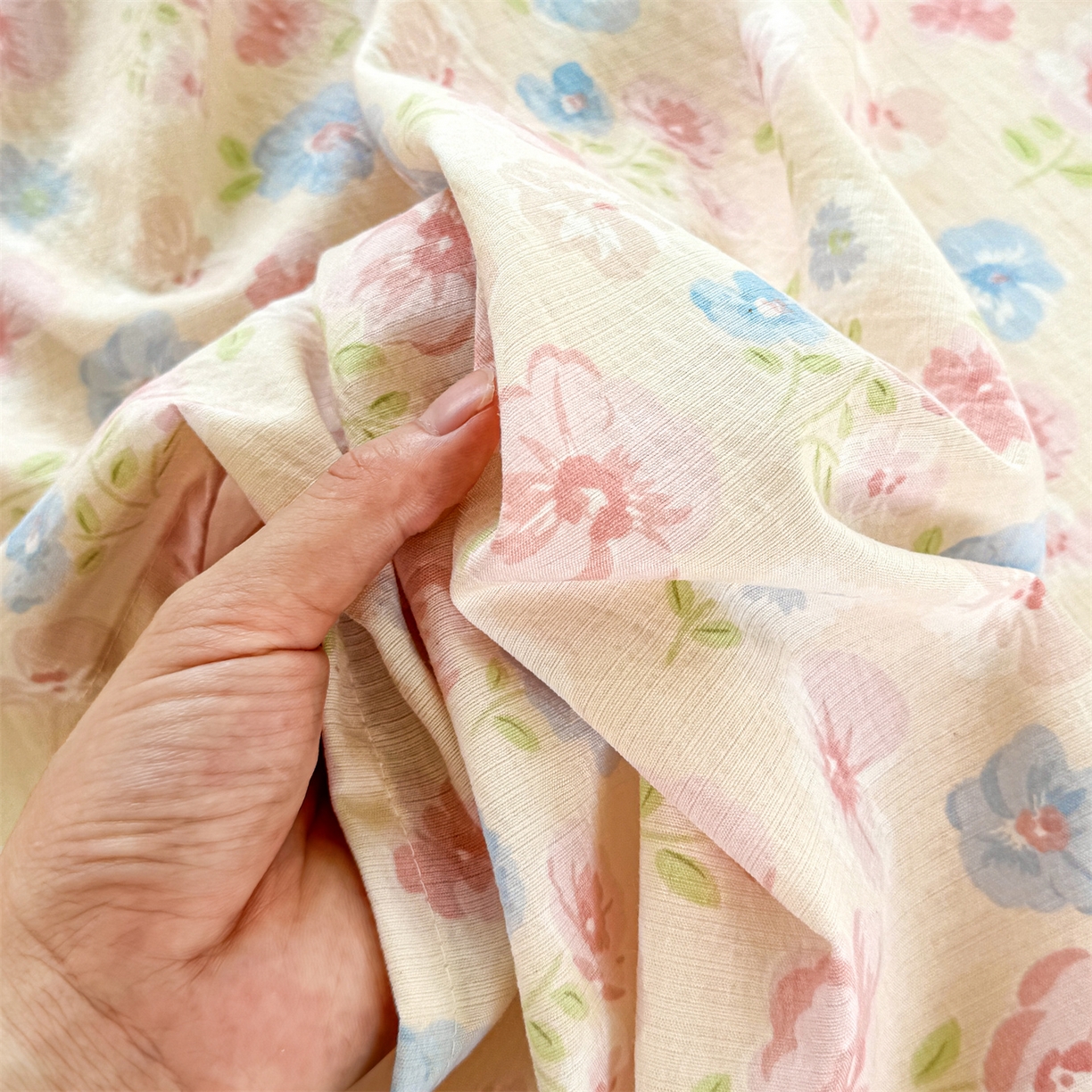 91家纺网 家纺一手货源 找家纺 多品家纺 2025新款超柔云感双层纱单床单 床单单件 花城粉