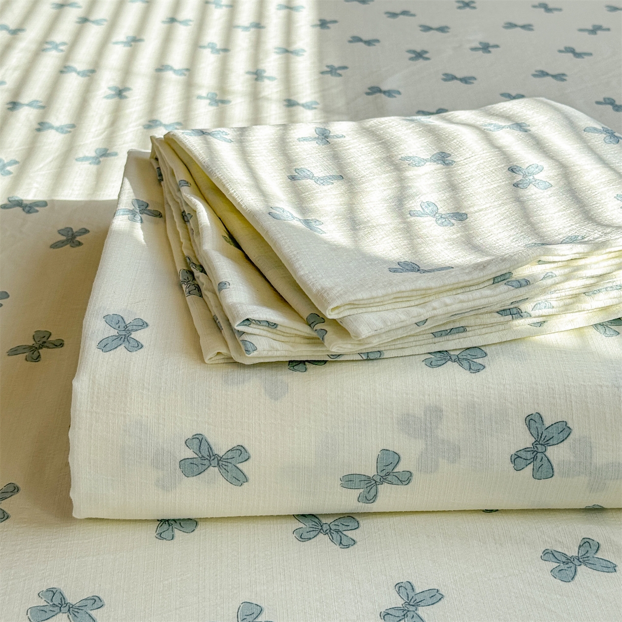 91家纺网 家纺一手货源 找家纺 多品家纺 2025新款超柔云感双层纱单床单 床单单件 蓝蝶