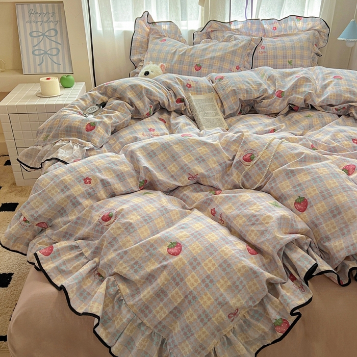 91家纺网 家纺一手货源 找家纺 繁花家居 2025新款学生季韩式云感针织棉大花边木耳边四件套 富山草莓