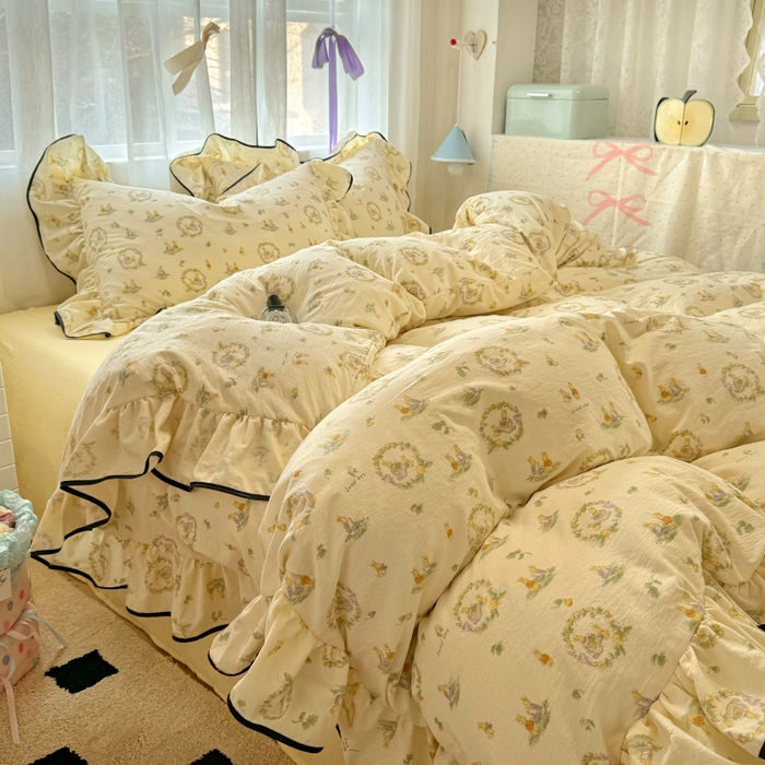 91家纺网 家纺一手货源 找家纺 繁花家居 2025新款学生季韩式云感针织棉大花边木耳边四件套 花环小兔