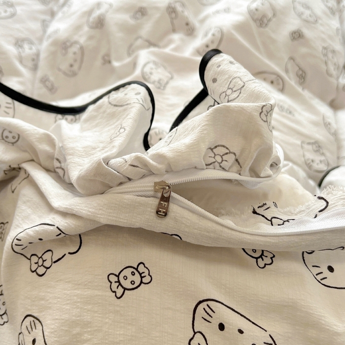 91家纺网 家纺一手货源 找家纺 繁花家居 2025新款学生季韩式云感针织棉大花边木耳边四件套 简笔猫咪