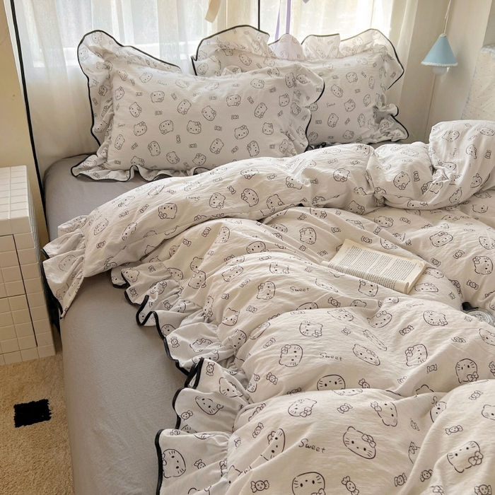 91家纺网 家纺一手货源 找家纺 繁花家居 2025新款学生季韩式云感针织棉大花边木耳边四件套 简笔猫咪