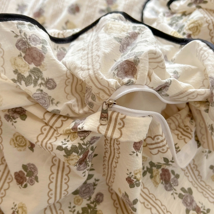 91家纺网 家纺一手货源 找家纺 繁花家居 2025新款学生季韩式云感针织棉大花边木耳边四件套 玫瑰庄园