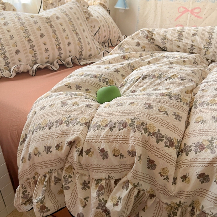 91家纺网 家纺一手货源 找家纺 繁花家居 2025新款学生季韩式云感针织棉大花边木耳边四件套 玫瑰庄园