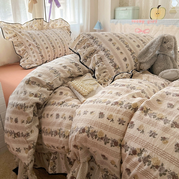 91家纺网 家纺一手货源 找家纺 繁花家居 2025新款学生季韩式云感针织棉大花边木耳边四件套 玫瑰庄园