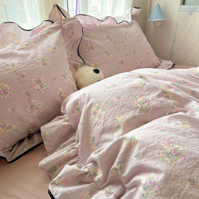 91家纺网 家纺一手货源 找家纺 繁花家居 2025新款学生季韩式云感针织棉大花边木耳边四件套 山野花集