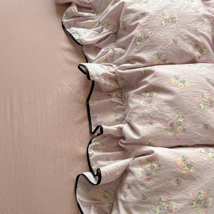 91家纺网 家纺一手货源 找家纺 繁花家居 2025新款学生季韩式云感针织棉大花边木耳边四件套 山野花集