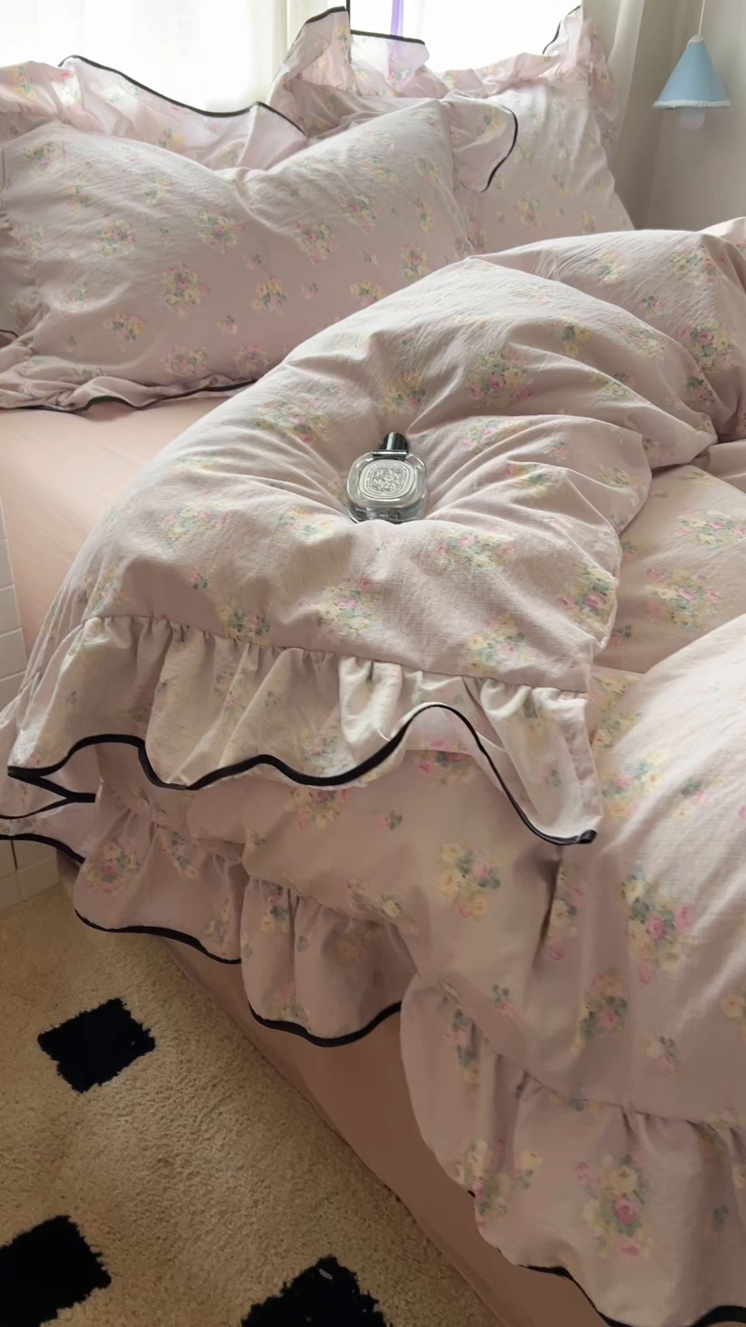 91家纺网 家纺一手货源 找家纺 繁花家居 2025新款学生季韩式云感针织棉大花边木耳边四件套 山野花集