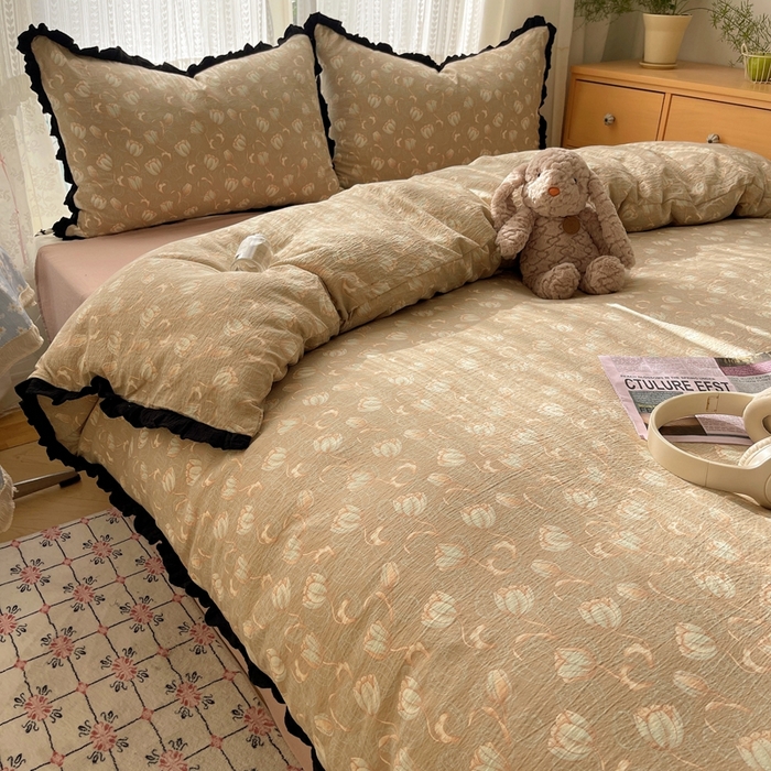 91家纺网 家纺一手货源 找家纺 繁花家居 2025新款学生季韩式云感针织棉大花边木耳边四件套 晚秋