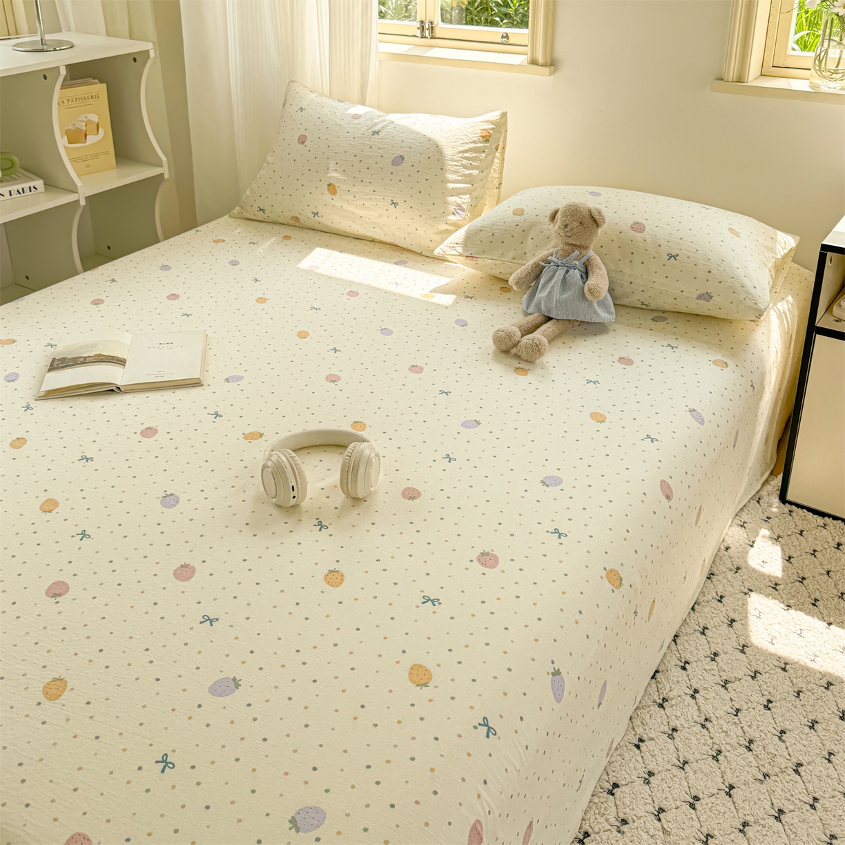 91家纺网 家纺一手货源 找家纺 多品家纺 2025新款超柔云感双层纱单床单 床单单件 五彩草莓